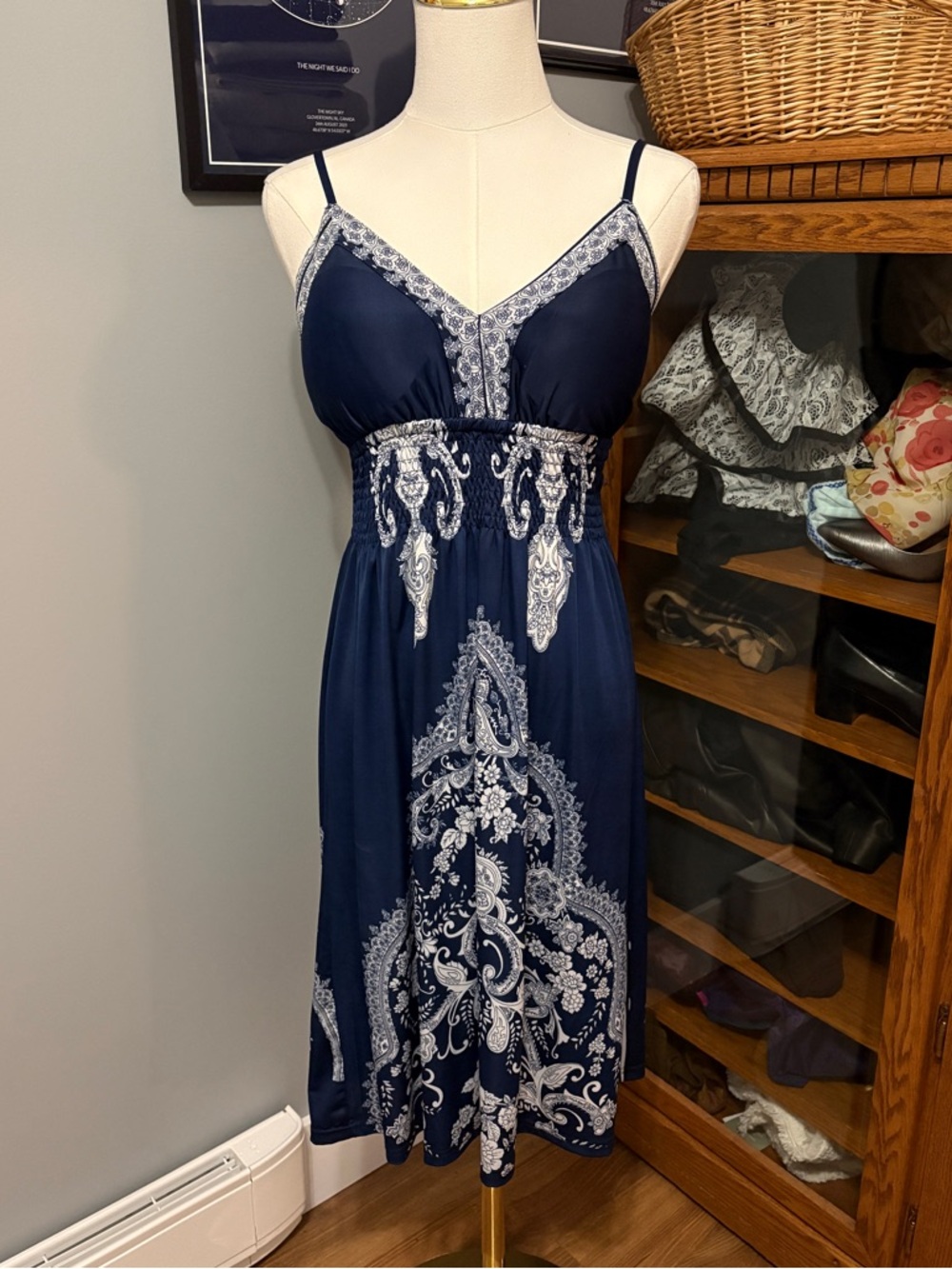 ✨3/$20✨ Navy & White Paisley Sundress
